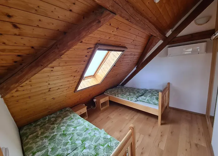 U Lojzika Semesterbostad *