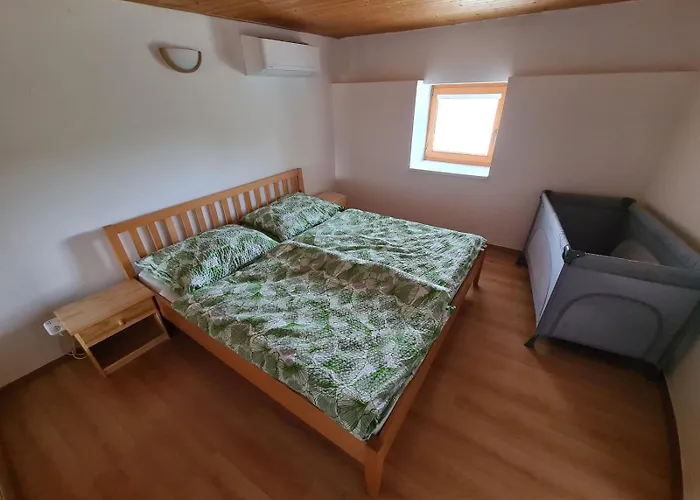 U Lojzika Semesterbostad *